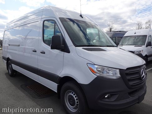 Used 2024 Mercedes-Benz Sprinter 2500 image 1