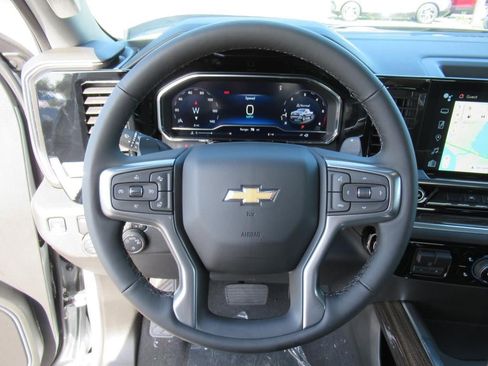 New 2025 Chevrolet Silverado 1500 LT image 18