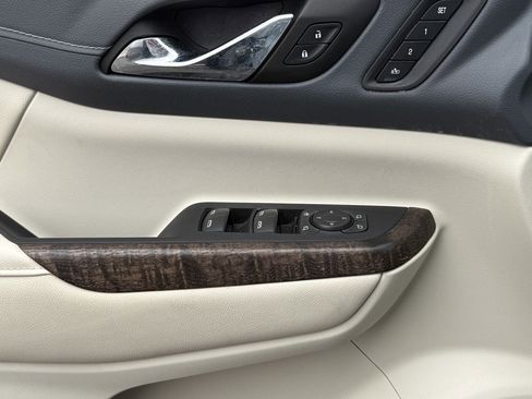 Used 2023 GMC Acadia Denali image 20