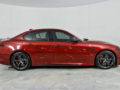 Used 2017 Alfa Romeo Giulia Quadrifoglio image 14