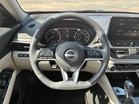 Certified 2023 Nissan Altima 2.5 SL FWD image 14