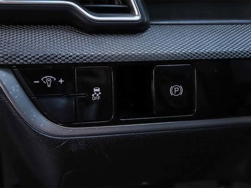 Used 2024 Kia Sportage LX image 22