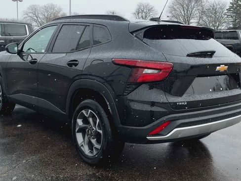 Certified 2024 Chevrolet Trax LT w/ Driver Confidence Package image 4