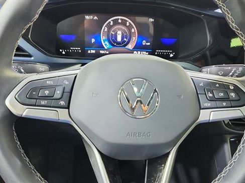 Used 2024 Volkswagen Taos SE AWD/4WD image 16