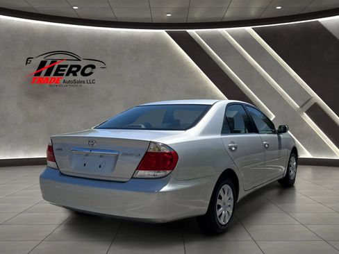 Used 2005 Toyota Camry LE FWD image 53