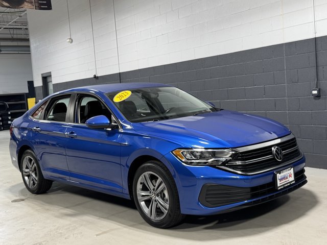 Used 2023 Volkswagen Jetta SE FWD image 2