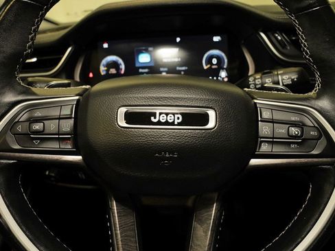 Used 2022 Jeep Grand Cherokee L Limited image 24