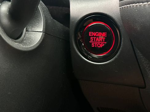 Used 2024 Honda HR-V EX-L image 24