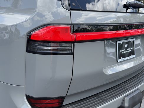 Used 2025 Lexus GX 550 w/ Accessory Package (Z1) AWD/4WD image 9