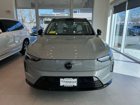 New 2025 Volvo EX90 Ultra image 4