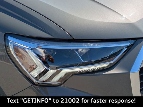 New 2025 Audi Q3 2.0T Premium image 9