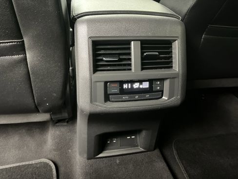 Used 2021 Volkswagen Atlas SE image 11