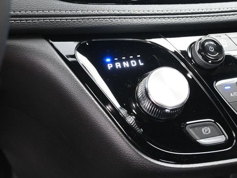 New 2027 Chrysler Pacifica Select FWD image 18