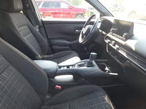 Used 2024 Honda HR-V Sport image 3