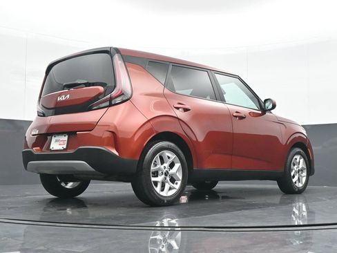 Used 2023 Kia Soul LX w/ Option Group 015 FWD image 21