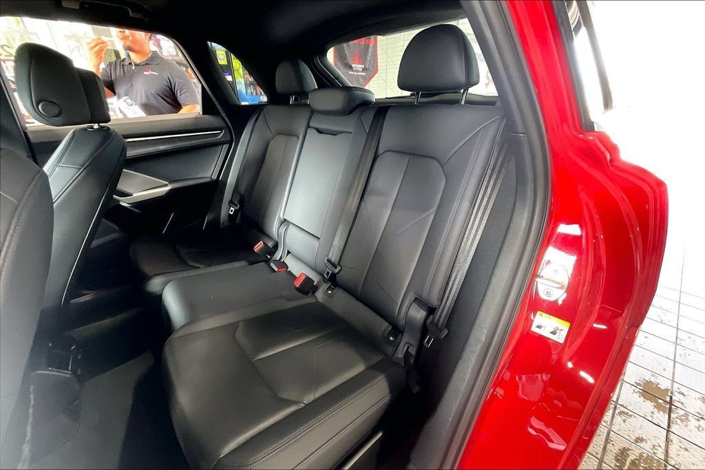 Used 2025 Audi Q3 2.0T Premium AWD/4WD image 14
