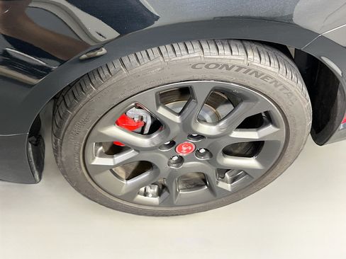Used 2018 FIAT 124 Spider Abarth w/ Visibility Group RWD image 27