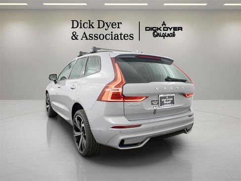 New 2025 Volvo XC60 B5 Ultra w/ Climate Package image 5
