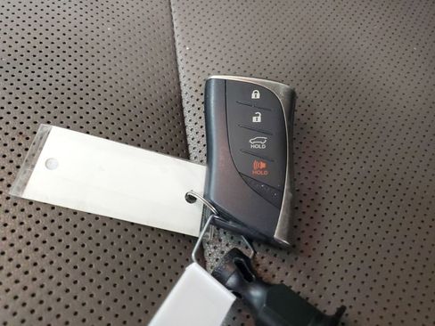 Used 2020 Lexus GX 460 Premium w/ Premium Package image 28