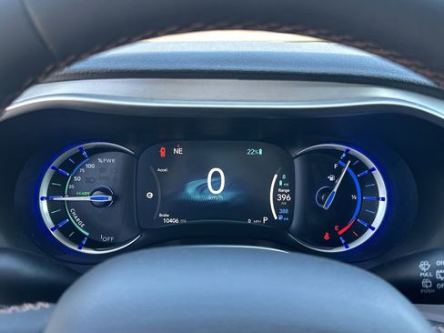 Used 2024 Chrysler Pacifica Pinnacle image 13