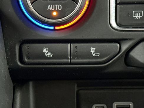 Used 2021 Chevrolet Suburban LT image 7