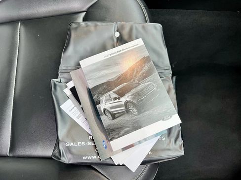 Used 2022 Ford Explorer XLT w/ Equipment Group 202A image 44