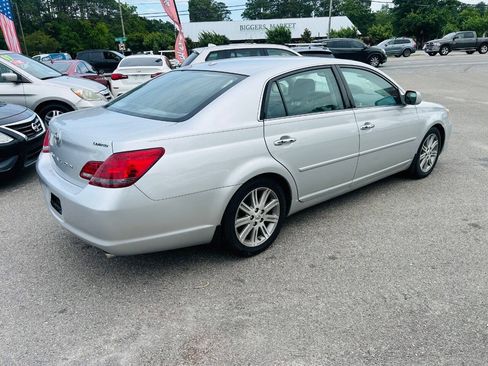 Used 2009 Toyota Avalon Limited FWD image 5