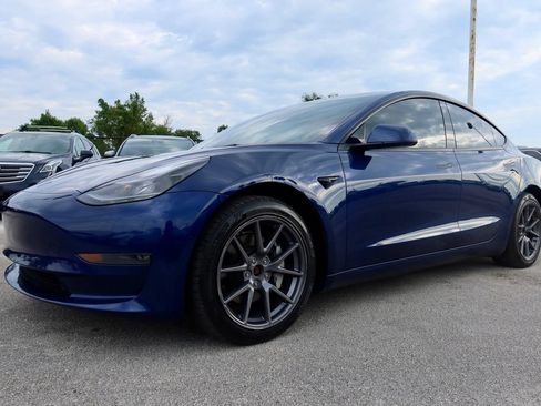Used 2022 Tesla Model 3 Long Range AWD/4WD image 5