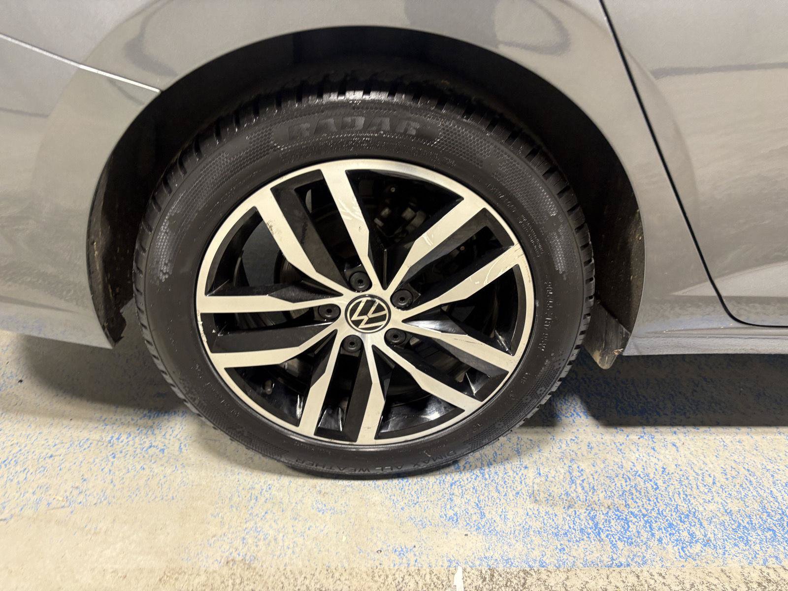 Used 2025 Volkswagen Jetta SE FWD image 6