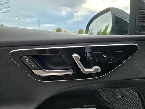 Used 2025 Mercedes-Benz C 300 4MATIC Sedan image 26