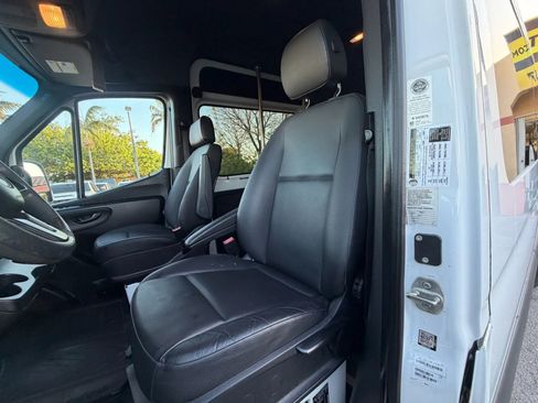 Used 2020 Mercedes-Benz Sprinter 2500 image 15