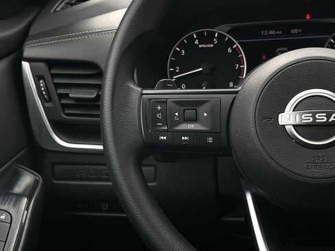 Used 2024 Nissan Rogue S image 13