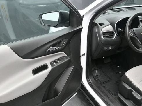 Used 2024 Chevrolet Equinox LS FWD image 16