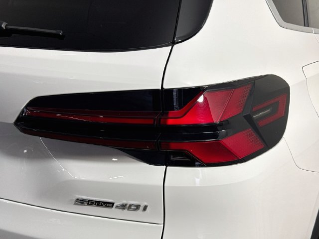 Used 2026 BMW X5 sDrive40i RWD image 33