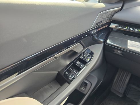 Used 2026 BMW 530i xDrive w/ Premium Package AWD/4WD image 28
