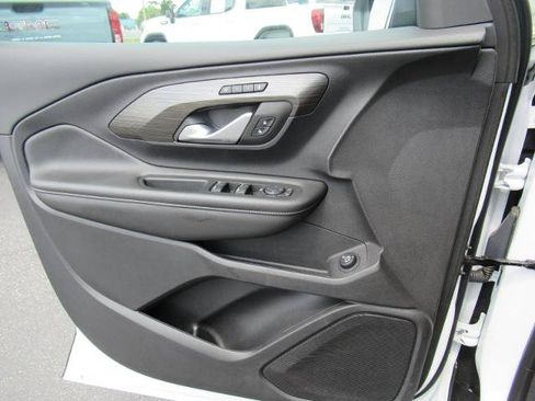 Certified 2024 GMC Terrain SLT FWD image 21