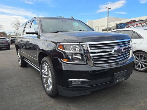Used 2019 Chevrolet Suburban Premier w/ Premier Plus Edition image 2