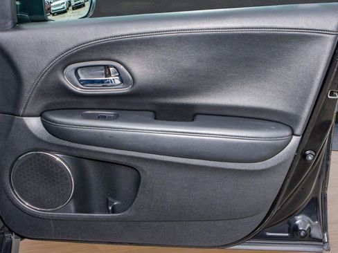 Used 2017 Honda HR-V EX-L image 12