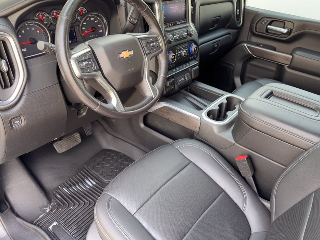 Used 2021 Chevrolet Silverado 2500 LTZ w/ LTZ Convenience Package AWD/4WD image 4