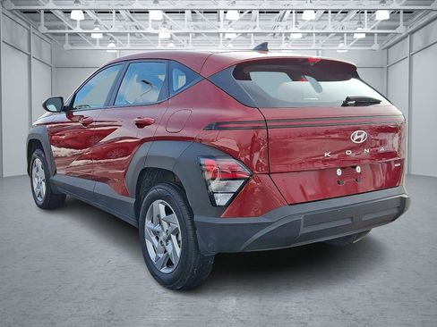 Certified 2025 Hyundai Kona SE image 4