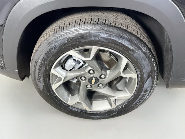 Used 2026 Chevrolet Trax LT w/ LT Convenience Package FWD image 37
