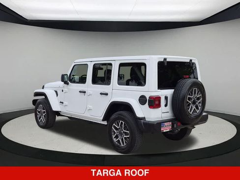 Used 2026 Jeep Wrangler Unlimited Sahara AWD/4WD image 4