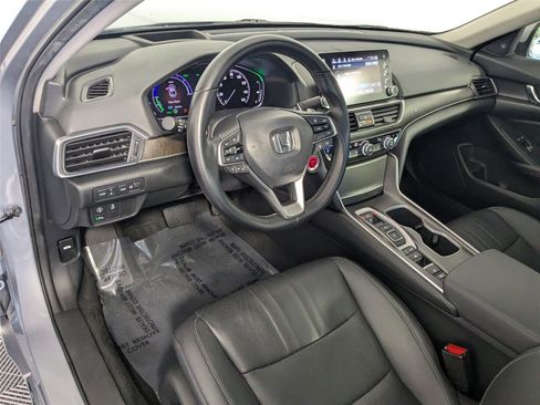 Used 2020 Honda Accord Touring image 11