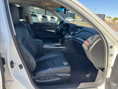 Used 2015 INFINITI Q70 3.7 w/ Deluxe Touring Package image 19