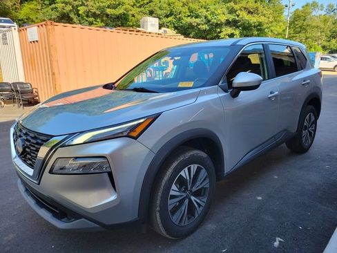Used 2023 Nissan Rogue SV FWD image 3