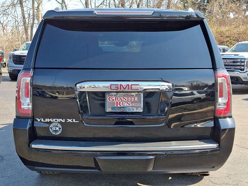 Used 2017 GMC Yukon XL Denali w/ Open Road Package AWD/4WD image 5