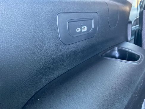 Used 2023 Jeep Grand Cherokee L Limited w/ Black Appearance Package image 20