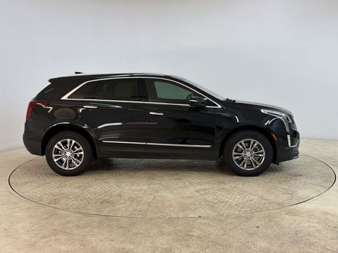 Used 2022 Cadillac XT5 Premium Luxury w/ Technology Package FWD image 8