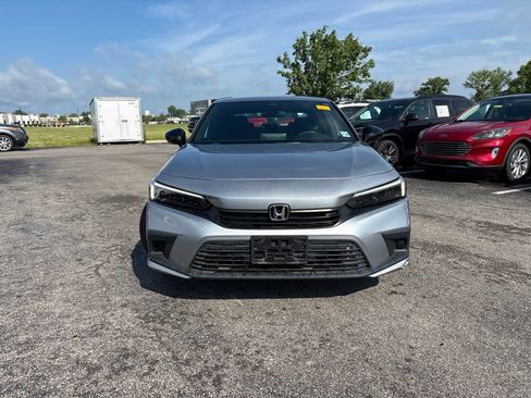 Used 2023 Honda Civic Sport image 2