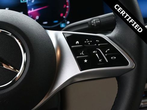 New 2025 Mercedes-Benz GLB 250 image 2